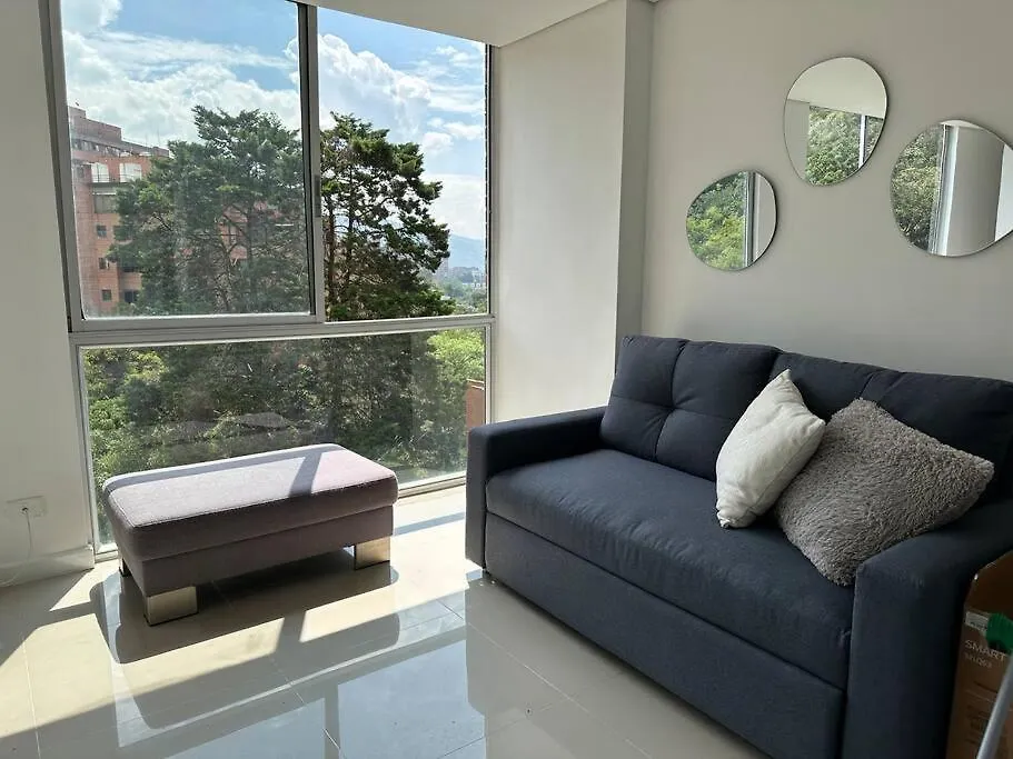 Lujoso Apto En El Poblado-Panoramica De La Ciudad! 1305 Medellín Colombia